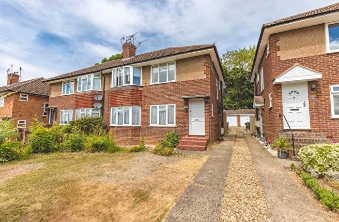 3 Bedroom Maisonette For Sale In Pennylets Green, Stoke Poges, SL2