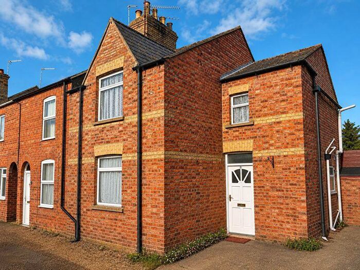 2 Bedroom End Of Terrace House To Rent In Bassett Place, Oundle, Peterborough, PE8