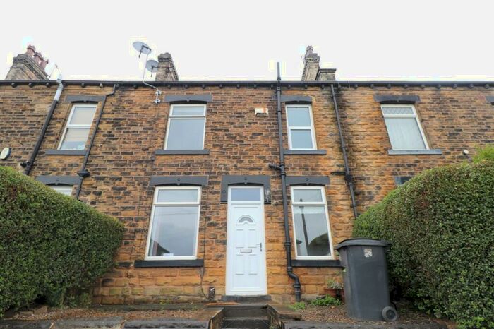 2 Bedroom House To Rent In Thorpe Road, Pudsey, West Yorkshire, Uk, LS28