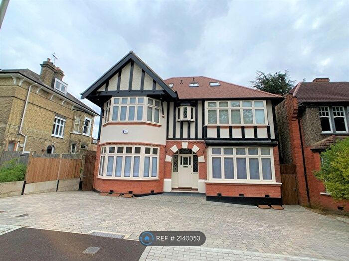 3 Bedroom Flat To Rent In London, London, N12