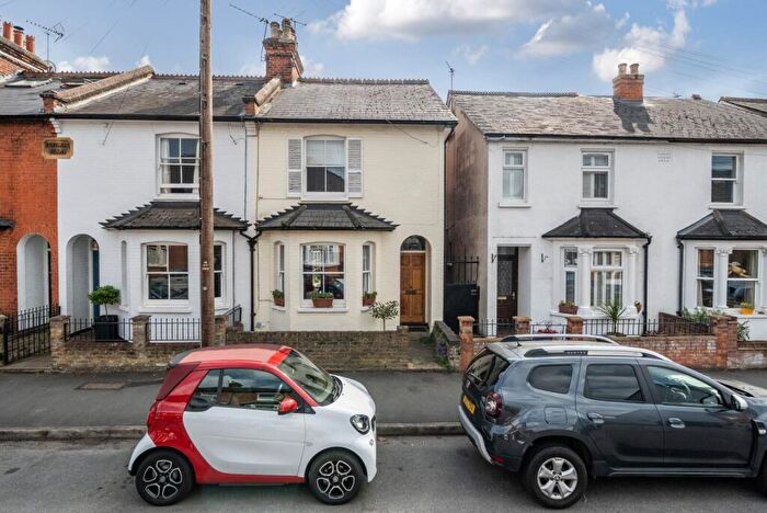 3 Bedroom Semi-Detached House For Sale In Dorchester Road, Weybridge, KT13