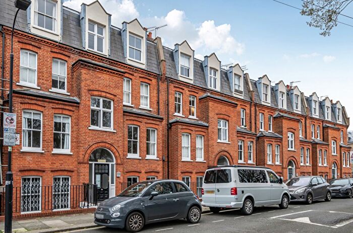 2 Bedroom Flat For Sale In Mark Mansions, Westville Road, W12