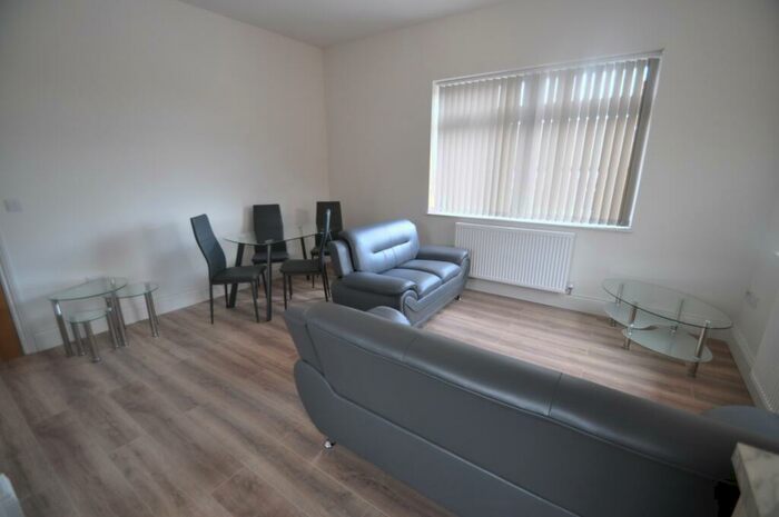 2 Bedroom Apartment To Rent In Main Street, Hull, North Humberside, HU10