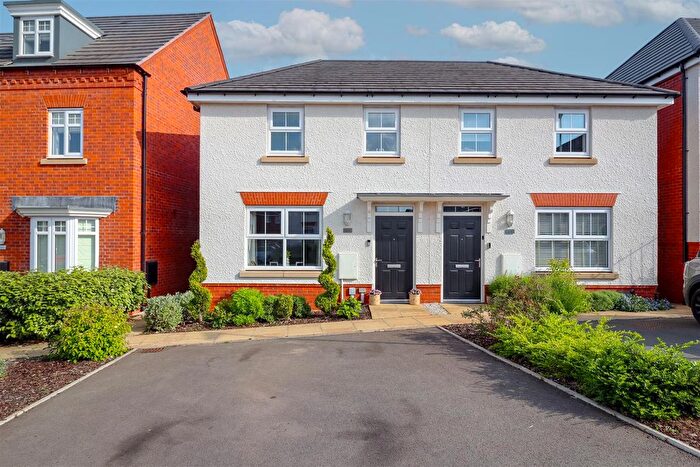 3 Bedroom Semi-Detached House For Sale In Ropeway, Bishops Itchington, Warwickshire, CV47