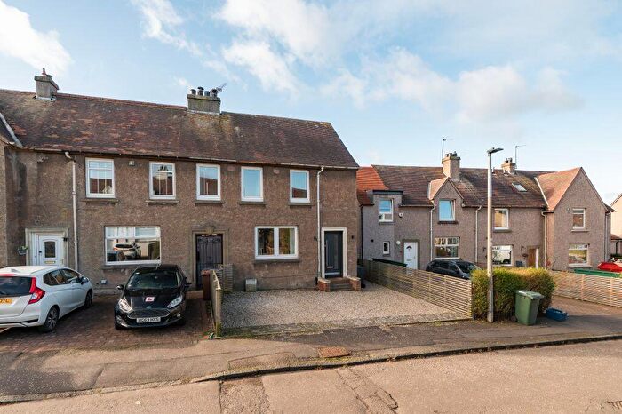 3 Bedroom Semi-detached Villa For Sale In Clermiston Loan, Edinburgh, EH4
