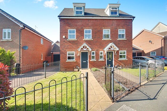 3 Bedroom Semi Detached House For Sale In Brize Avenue, Kingsway, Gloucester, GL2