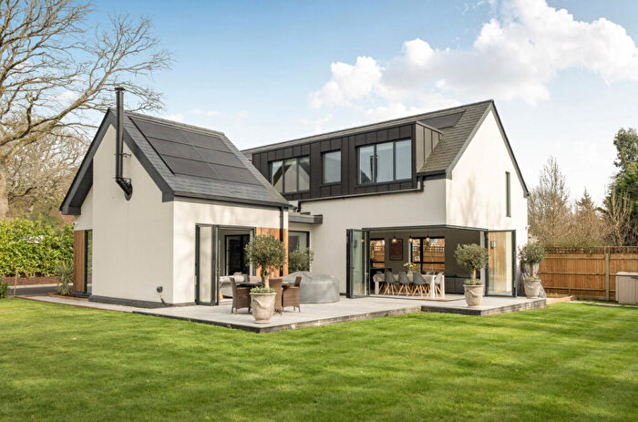 4 Bedroom Detached House For Sale In Cross Way, Shawford, Winchester, Hampshire, SO21