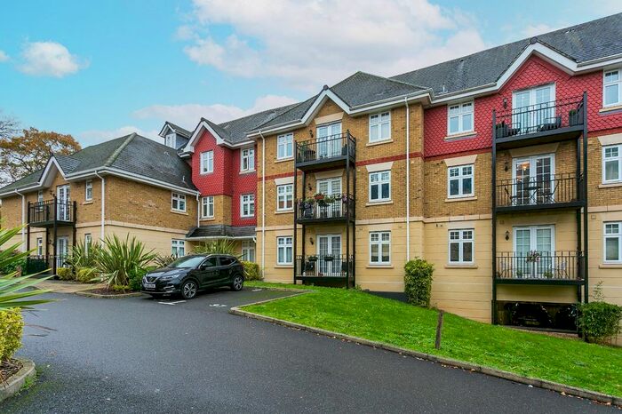 2 Bedroom Flat To Rent In Mayfield Court, London Road, Bushey, Hertfordshire, WD23