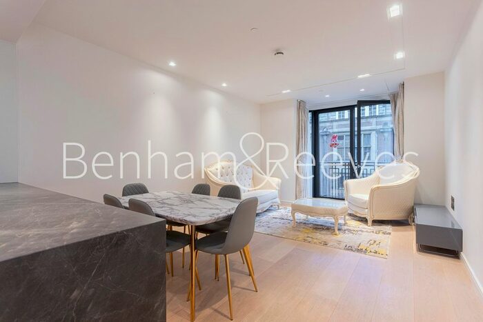 2 Bedroom Flat To Rent In Lincoln Square, Portugal Street, City, WC2A