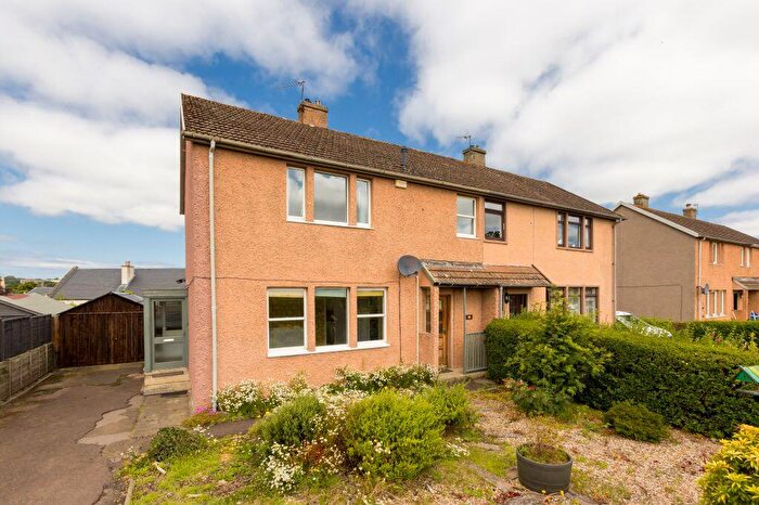 3 Bedroom Semi-Detached House For Sale In Briery Bank, Haddington, EH41
