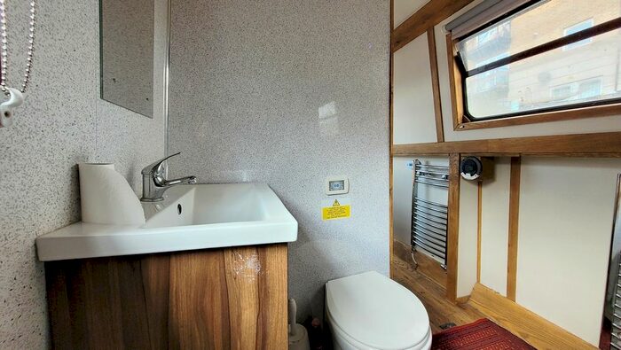 1 Bedroom Houseboat To Rent In Notting Hill, London, W9
