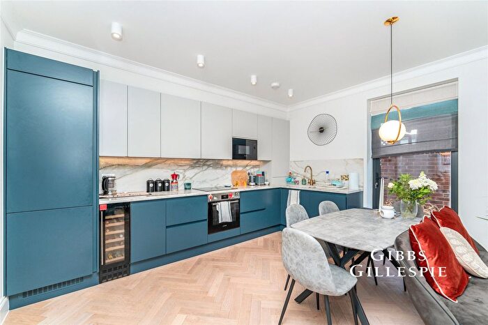 2 Bedroom Flat To Rent In Cleveland Road, London, W13