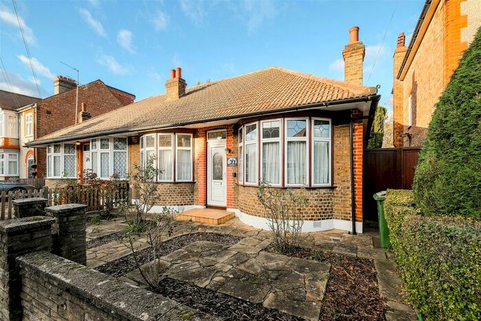 3 Bedroom Semi-Detached Bungalow To Rent In Hampton Road, Chingford, E4