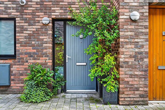 4 Bedroom Town House For Sale In Lockgate Mews, New Islington, Manchester, M4