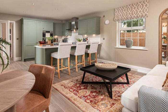 5 Bedroom Detached House For Sale In Stratford Drive Overstone, NN6