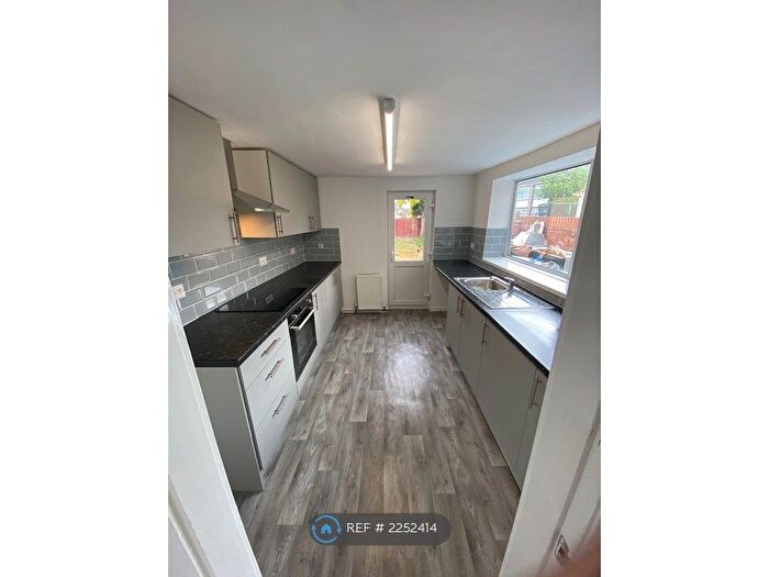 3 Bedroom Terraced House To Rent In Rosmead Street, Hull, HU9