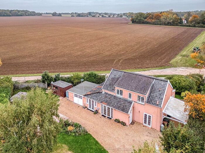 4 Bedroom Detached House For Sale In The Street, Fersfield, IP22