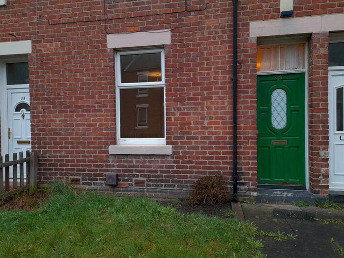 2 Bedroom Flat To Rent In Edwins Avenue, Newcastle Upon Tyne, NE12