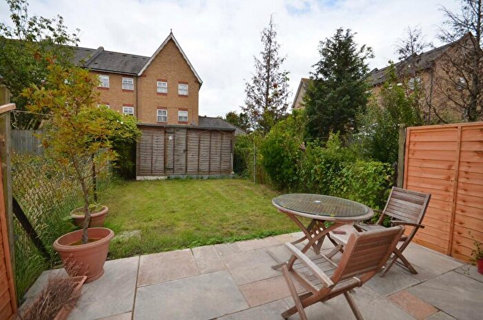 4 Bedroom House To Rent In Chamberlayne Avenue, Wembley, HA9