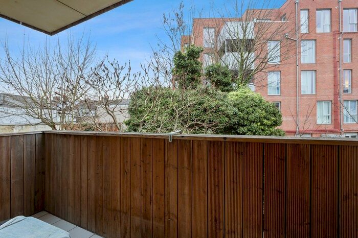 1 Bedroom Flat To Rent In Raglan Road, London E17