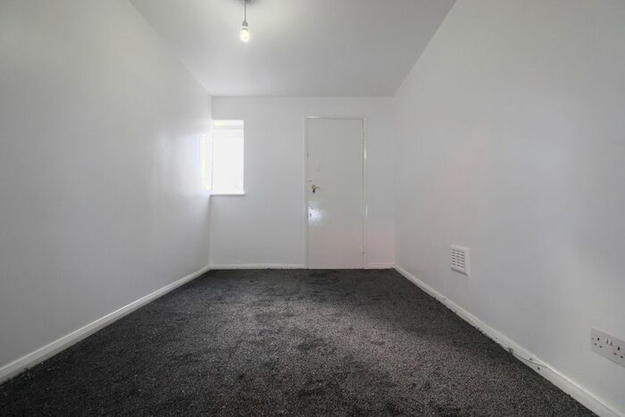 2 Bedroom Flat To Rent In Bean Road, Greenhithe, DA9