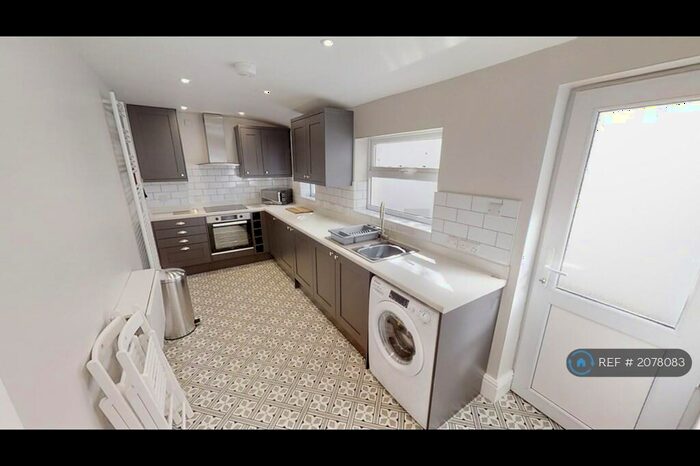 4 Bedroom Terraced House To Rent In Clovelly Close, Bristol, BS5