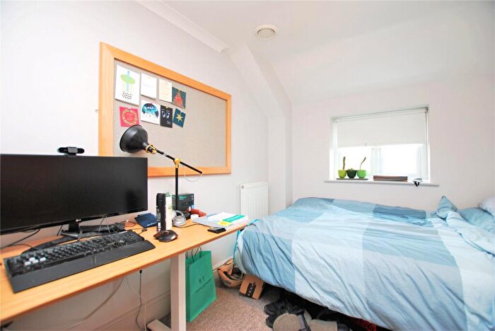 1 Bedroom House Of Multiple Occupation To Rent In Broomfield, Guildford, Surrey, GU2
