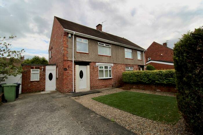 3 Bedroom Semi-Detached House To Rent In Weardale Avenue, Washington, NE37