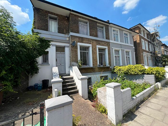 1 Bedroom Flat To Rent In Navarino Road, London, E8