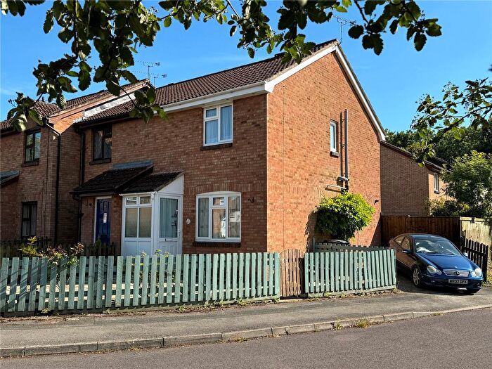 3 Bedroom Semi-Detached House For Sale In Kerry Close, Ramleaze, Swindon, SN5