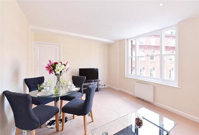 1 Bedroom Flat To Rent In Hill Street, Mayfair, London, W1J
