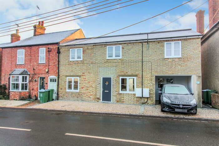 3 Bedroom House To Rent In Quainton Road, Waddesdon, HP18