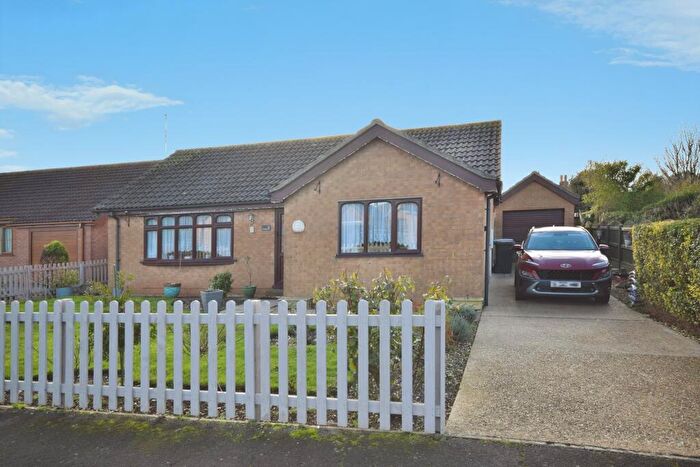 2 Bedroom Bungalow For Sale In Thames Close, Hogsthorpe, PE24