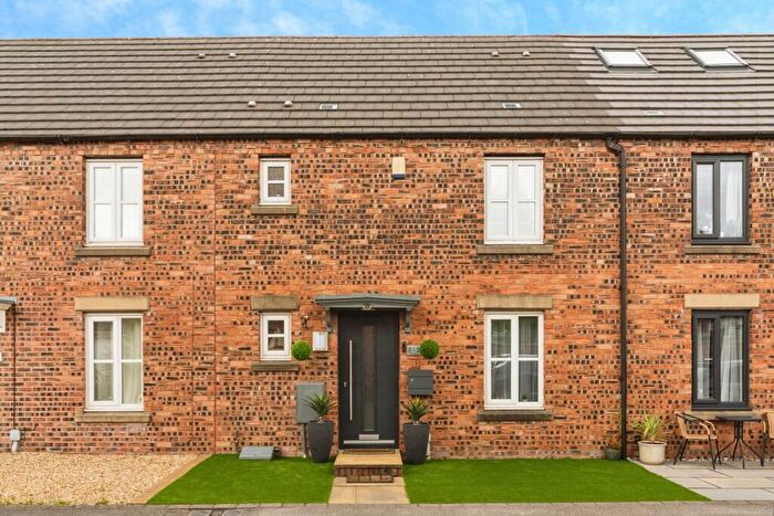 4 Bedroom Mews For Sale In Anderby Walk, Bolton, BL5