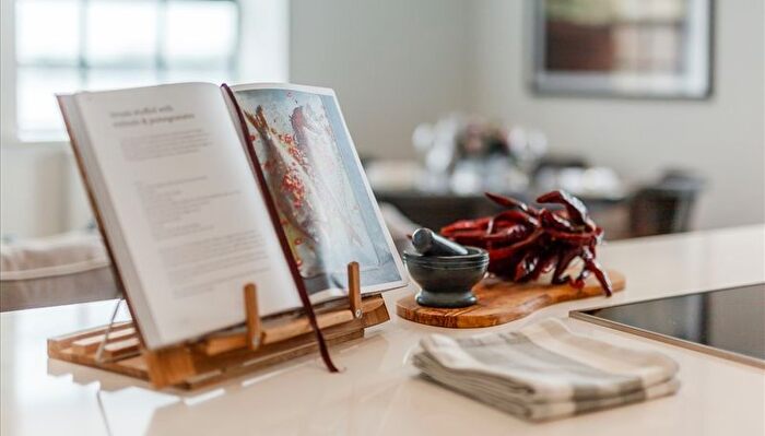 3 Bedroom Flat To Rent In Palace Wharf, Rainville Road, London, W6