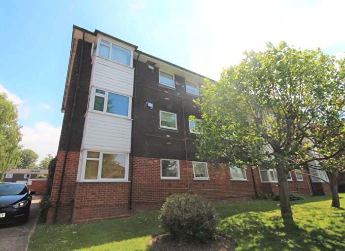 1 Bedroom Apartment To Rent In Wimblehurst Road, Wimblehurst Court Wimblehurst Road, RH12