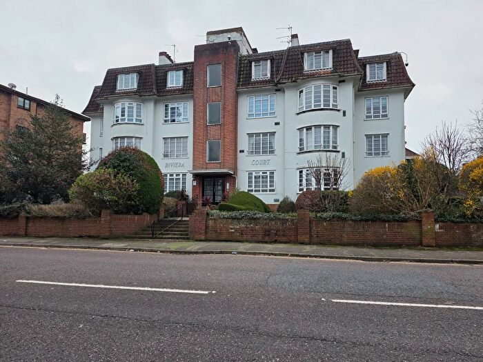 3 Bedroom Flat For Sale In Flat Riviera Court, Suffolk Road, Bournemouth, Dorset, BH2