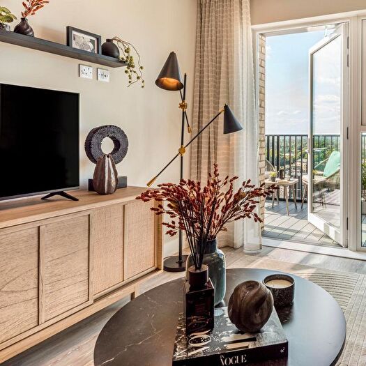 1 Bedroom Flat For Sale In Unit Kew Bridge Rise, Brentford, TW8