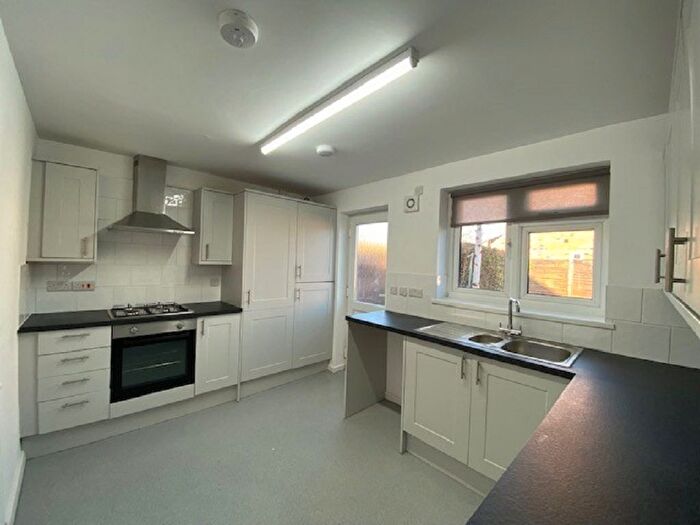 3 Bedroom Detached Bungalow For Sale In Ingram Avenue, Aylesbury, HP21