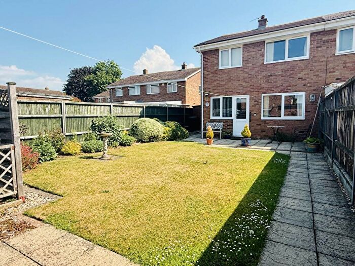 3 Bedroom Semi-Detached House For Sale In Windrush Road, Berinsfield, OX10