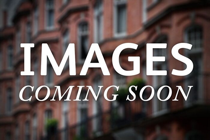 3 Bedroom Flat To Rent In London Lane, London Fields, E8