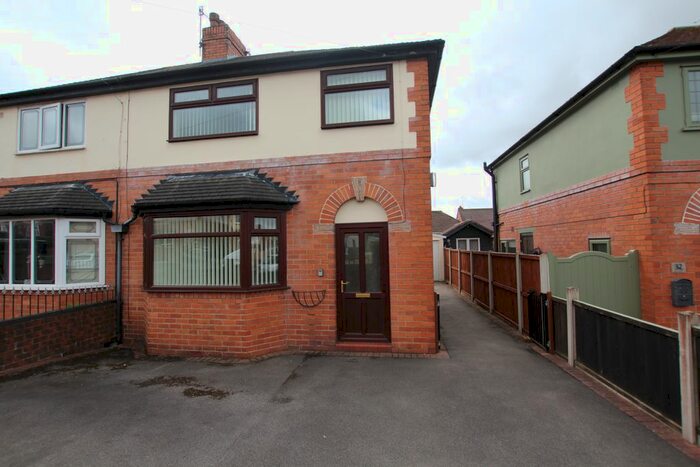 3 Bedroom Semi-Detached House To Rent In Clive Avenue, Stoke-On-Trent, ST2