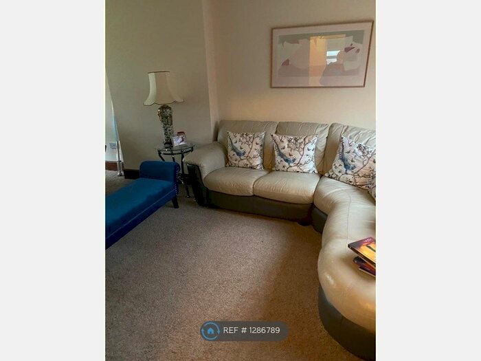 3 Bedroom Semi-Detached House To Rent In Lincoln Close, Hornchurch RM11