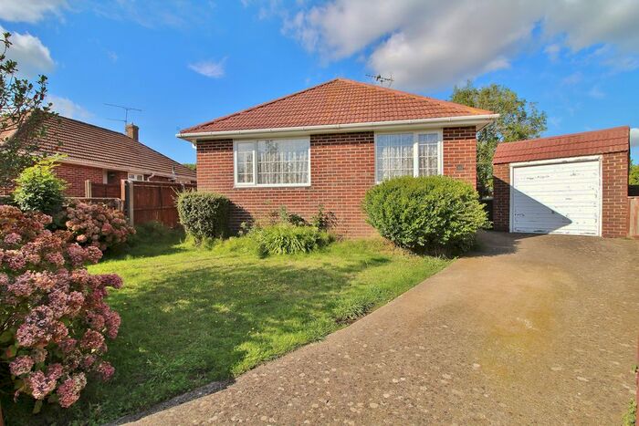 3 Bedroom Detached Bungalow To Rent In Springfield Close, Bedhampton, Havant, PO9