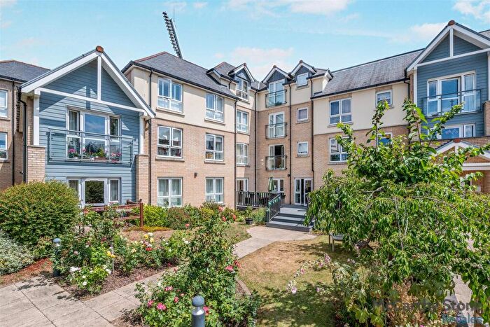 1 Bedroom Flat For Sale In Bailey Court, New Writtle Street, Chelmsford, CM2