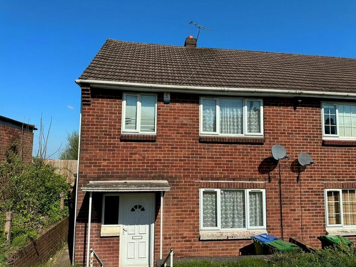 3 Bedroom Semi-Detached House To Rent In City Road, Oldbury, B69
