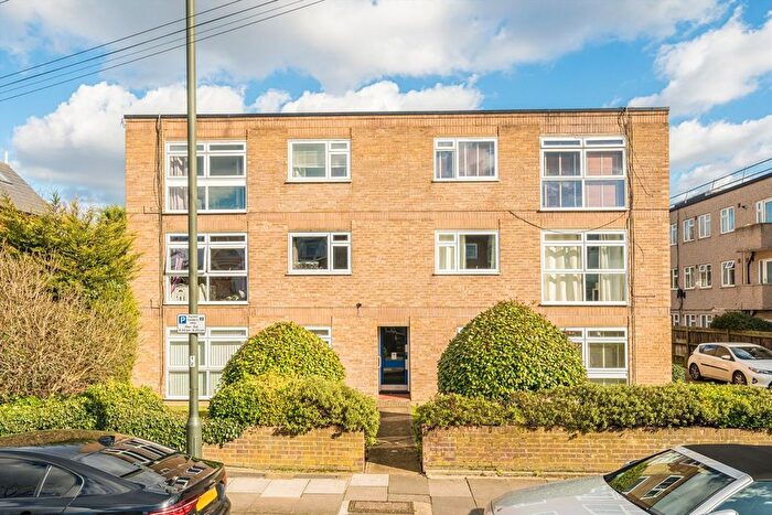 1 Bedroom Flat For Sale In Montague Road, Wimbledon, SW19