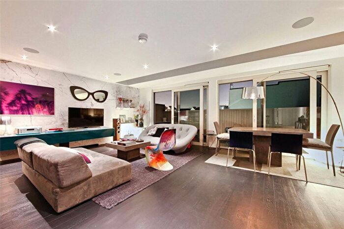 3 Bedroom Flat To Rent In Redchurch Street, Shoreditch, London, E2
