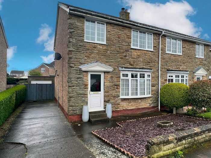 3 Bedroom Semi-Detached House To Rent In Abbots Garth, Seamer, Scarborough, YO12