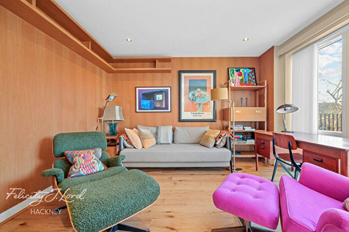 2 Bedroom Flat For Sale In Lansdowne Drive, London, E8